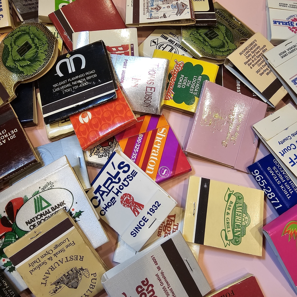 20 Vintage Random Vintage Matchbooks - Picture 3 of 3